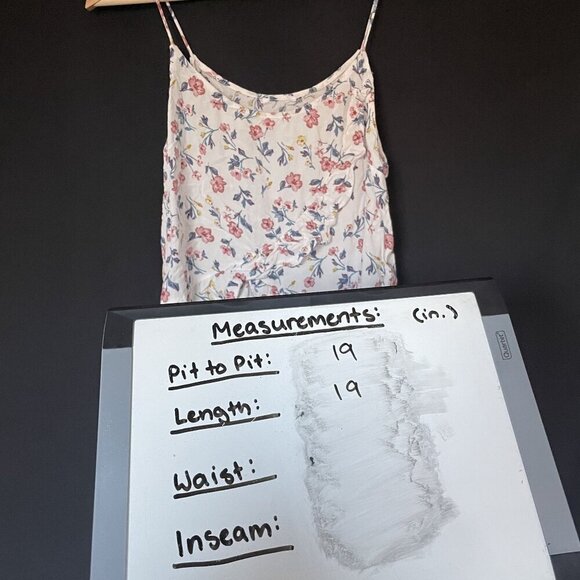 Vintage Floral Sleeveless Ruffled Hem Top white cropped top casual summery - Picture 4 of 5